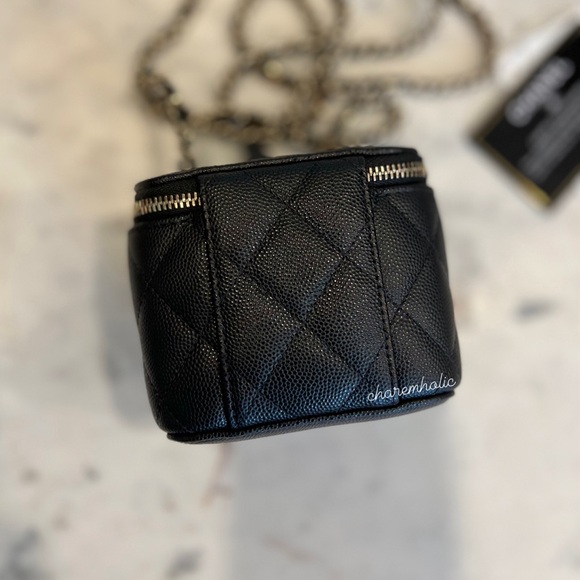 NWT! 🖤22C CHANEL Black Mini Square Vanity Grained Gold HW Chain Bag - Picture 4 of 8